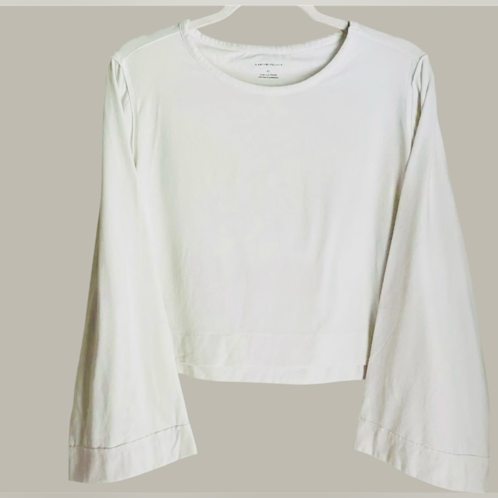 By Anthropologie Top Oversized White Boxy Cropped Flare
Size‎ Small